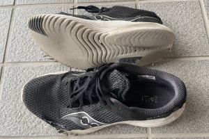 (Saucony�̃W���M���O�V���[�Y)